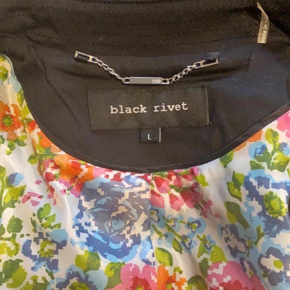 Black Coat - Picture 4 of 4